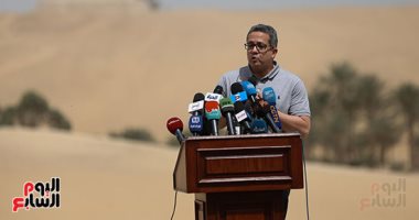 وزير الآثار يتفقد مقبرة خوى فى منطقة سقارة