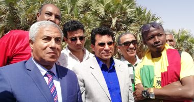 محافظ أسوان :رئيس الوزراء بيعشق أسوان والمحافظات الأخرى بتحسدنا 