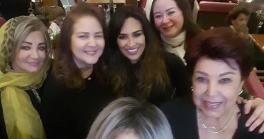 بكاء وأحضان ودموع فى لقاء نجوم الفن لابنة الفنانة ناهد شريف.. فيديو وصور