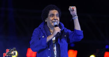 الكينج محمد منير يحتفل بعيد ميلاده اليوم
