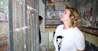 شاهد.. يسرا داخل مقبرة خوى أحد النبلاء فى مصر القديمة