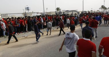 قدها يا أهلى... الجماهير الحمراء تحتشد لدعم فريقها أمام صن داونز ببرج العرب