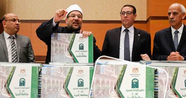 وزير الأوقاف يكشف عن أطلس الوقف: شهادة ميلاد لكل قطعة وسنسجله فى"جينس".. جمعة: يقع فى 92 مجلدا بعد 3 سنوات عمل ويشمل ممتلكات اليونان.. نستهدف جمع صكوك أضاحى بـ100 مليون جنيه.. وقبطى تبرع بأكبر مبنى تحفيظ القرآن