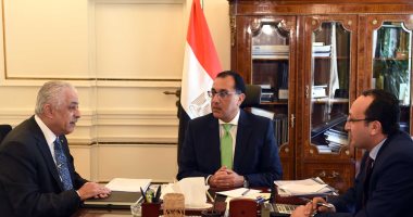 رئيس الوزراء يوجه بالتفاوض سريعا مع شركات تصنيع التابلت لتصنيعه فى مصر