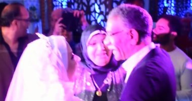لكل قاعدة شواذ.. رسالة إلى منتقدى "حضن" سيد رجب