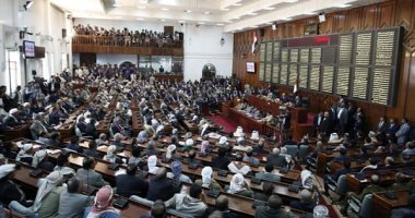 بمشاركة 19 دبلوماسيا.. انطلاق أولى جلسات البرلمان اليمنى بعد جمود 4 أعوام.. انتخاب سلطان البركانى رئيساً للبرلمان..هادى أمام البرلمان: جلسة البرلمان تأتى فى لحظة فارقة وإيران تسعى لتثبيت نفوذها من اليمن للبنان
