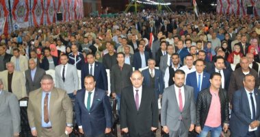 صور.. "أبو العروسة" يستجيب لدعوة فتاة بحضور فرحها لأنه يذكرها بوالدها المتوفى