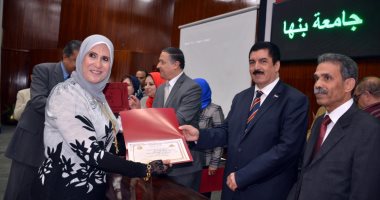 فى يوم الوفاء بجامعة بنها.. تكريم الأمهات المثاليات والعاملين بحضور المحافظ