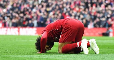 محمد صلاح يرد على عنصرية جماهير البلوز بهدف أسطورى وسجدة وإشارة
