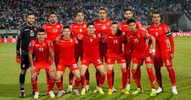 سوبر كورة.. جماهير حسنية أكادير تصيب المدير الإدارى بـ"حجر" فى رأسه.. فيديو