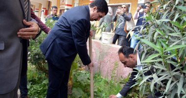فيديو.. محافظ القليوبية: بدء لمبادرة "إزرع شجرة مثمرة" لزراعة 1000 شجرة بمدارس المحافظة