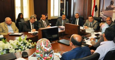 محافظ الإسكندرية: الانتهاء من أعمال ترميم الحفر بالشوارع خلال شهر 