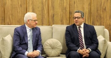 صور.. وزير الآثار يستقبل وزير الخارجية البولندى لبحث سبل التعاون