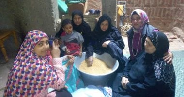 صور.."القومى للمرأة بسوهاج" ينظم حملة للتوعية بأهمية المشاركة فى الاستفتاء على الدستور