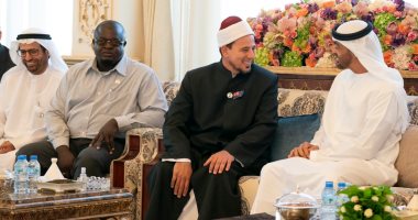 محمد بن زايد يستقبل إماما مسجدى نيوزيلندا المستهدفين ويشيد بتعامل الحكومة