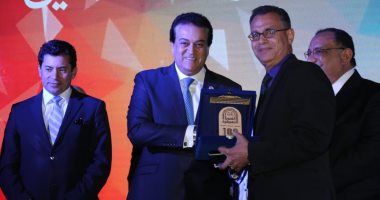 وزير التعليم العالى يشهد احتفالية كلية الفنون التطبيقية بجامعة حلوان 