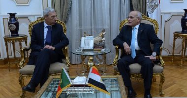 "العصار" يستقبل وزير الدفاع البرتغالى لبحث التعاون فى مجالات التصنيع
