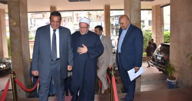 صور.. محافظ البحيرة يستقبل مفتى الجمهورية لإلقاء محاضرة عن التدين الصحيح