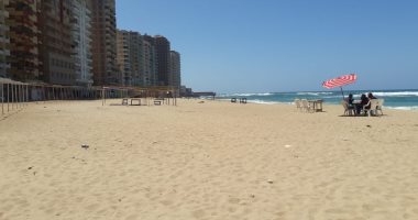 صور.. الإسكندرية ترفع شعار راحة المصطافين أولا.. إنهاء أزمة تلوث 3 شواطئ بالصرف.. "أبوقير" يستقبل زواره بعد مشروع إصلاحى.. والشركة: جارى إنشاء محطة معالجة المعمورة على 2000 متر.. ولجنة لمعاينة "الدخيلة والمكس"