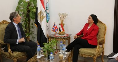 وزيرة البيئة تلتقى السفير البريطانى لبحث التعاون فى قضية تغير المناخ