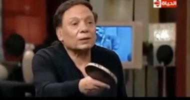 "ماتش بينج بونج مع الزعيم".. شاهد أشرف عبد الباقى يسترجع ذكرياته مع عادل إمام