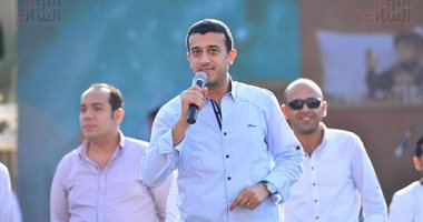طارق الخولى لطلاب "عين شمس" عايزينكوا فى طليعة المشاركين بالاستفتاء 