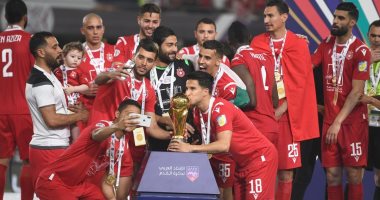 الهلال ضد النجم الساحلى.. مراسم تتويج الفريق التونسى بلقب البطولة العربية