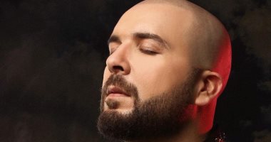 من برشلونة لأبو ظبى.. المغربى الدوزى يغنى فى الإمارات