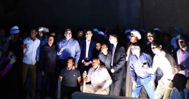 صور.. رئيس الوزراء يشارك فى إزاحة الستار عن التمثال الثالث للملك رمسيس الثاني بالأقصر 