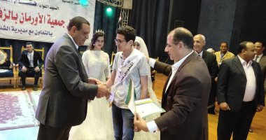 صور .. محافظ البحيرة يشهد حفل الزفاف الجماعى لـ  "الأيتام "  بدمنهور  
