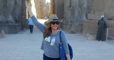 ليلى علوى ضمن وفد للكشف عن مقبرة أثرية فى الأقصر