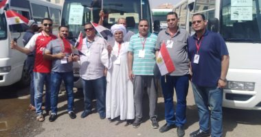 "طوابير شبابية"..شباب مصر بالكويت يحرصون على المشاركة بالاستفتاء.. صور