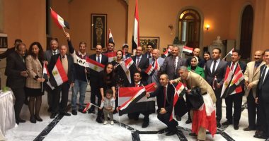 السفير المصرى بالإمارات: الإقبال فى اليوم الأول للاستفتاء جيد جدا..فيديو