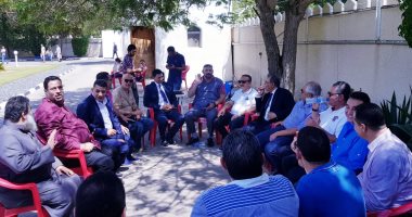 صور.. إقبال على التصويت فى استفتاء التعديلات الدستورية بمسقط 