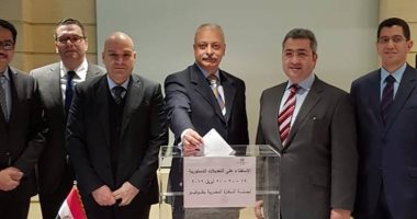 صور.. سفير مصر باليابان يدلى بصوته فى استفتاء التعديلات الدستورية