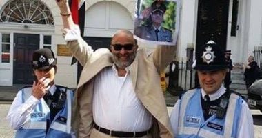 أشرف السعد يدلى بصوته فى الاستفتاء بلندن