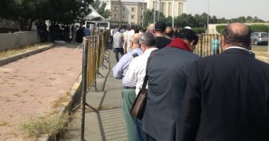 المصريون فى الكويت يشاركون بصور لطوابير الناخبين بالاستفتاء على الدستور