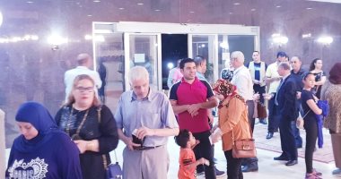 صور.. انتهاء أول أيام الاستفتاء بالسفارة المصرية بمسقط