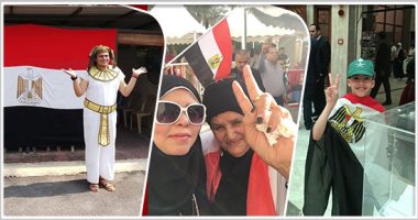 صور.. المصريون يلونون العالم بألوان علم مصر .. مشاركات من كل البلدان فى اليوم الأول للاستفتاء على التعديلات الدستورية بالخارج.. تزينوا بالملابس الفرعونية.. والأطفال يرفعون أعلام الوطن حول العالم