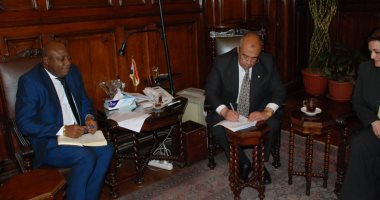 وزير الزراعة يستعرض مع مدير مركز الارز الأفريقى جهود مصر فى تحسين المحصول