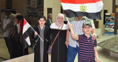 صور..المصريون يصطفون فى الرياض للتصويت على استفتاء التعديلات الدستورية