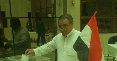 ياسر يشارك فى الاستفتاء على الدستور من الرياض