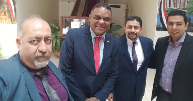 إقبال الاستفتاء بمقر السفارة المصرية بمسقط لليوم الثانى على التوالى
