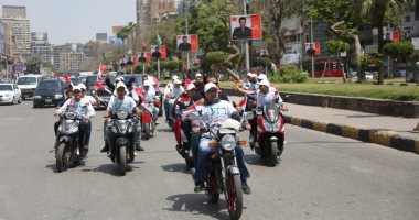 حملة عبدالرحيم على تطوف شوارع الدقى والعجوزة لحث المواطنين على المشاركة بالاستفتاء