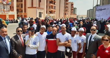 صور.. أهالى الأسمرات ينظمون مسيرات حاشدة للدعوة للمشاركة فى الاستفتاء