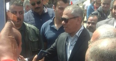 صور.. نائب مدير مباحث الجيزة يتفقد الحالة الأمنية خلال الاستفتاء بإمبابة 