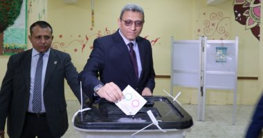 الأمين العام لمجلس النواب يدلى بصولته فى الاستفتاء على التعديلات الدستورية