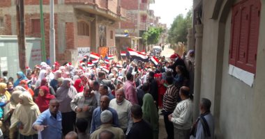 صور.. مسيرة لأهالى السنطة بالغربية بأعلام مصر لتأييد التعديلات الدستورية