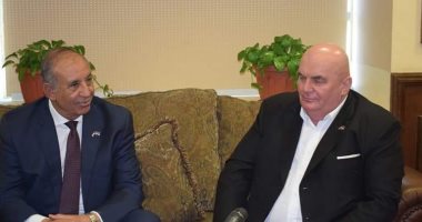 صور.. محافظ البحر الأحمر يستقبل رئيس المجلس النيابى الصربى بمطار الغردقة