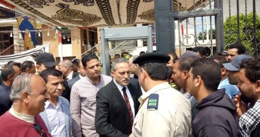 صور.. محافظ الإسماعيلية يتفقد لجنة الوافدين..ووكيل الأوقاف يدلى بصوته